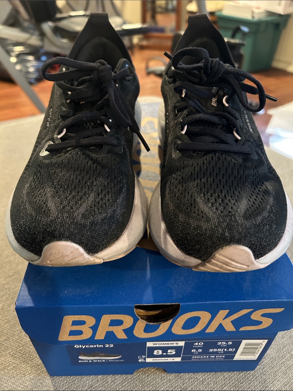 Brooks Glycerin 22 Black Women's Running Sneakers with White Trim